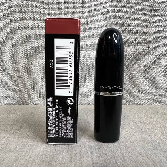 🎁2 for $30🎁 MAC Lustreglass Sheer-Shine Lipstick - Picture 5 of 8